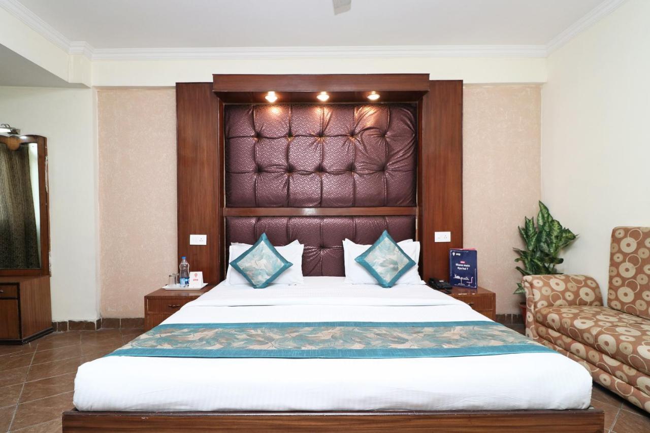 Oyo 1822 Hotel Ambassador 데라둔 외부 사진