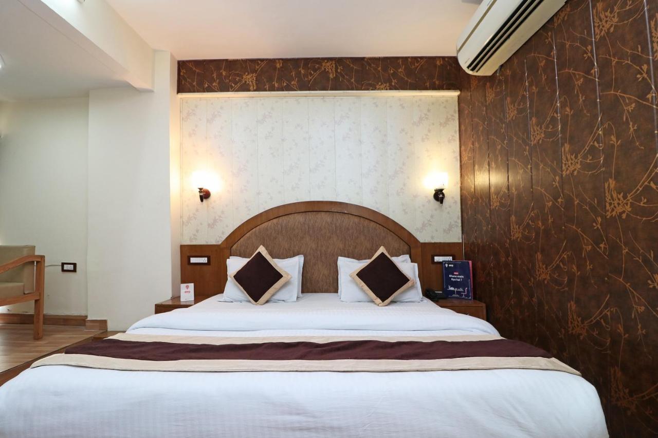 Oyo 1822 Hotel Ambassador 데라둔 외부 사진