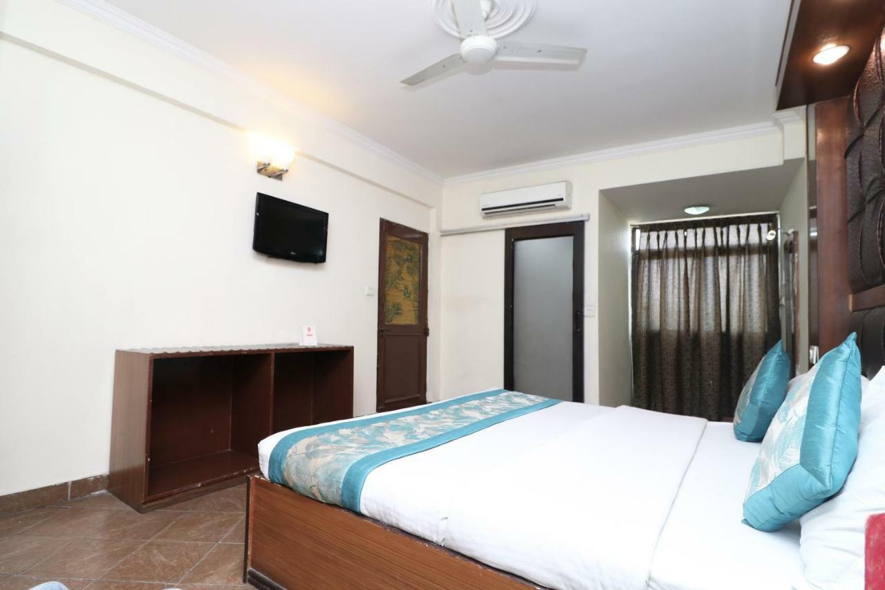 Oyo 1822 Hotel Ambassador 데라둔 외부 사진