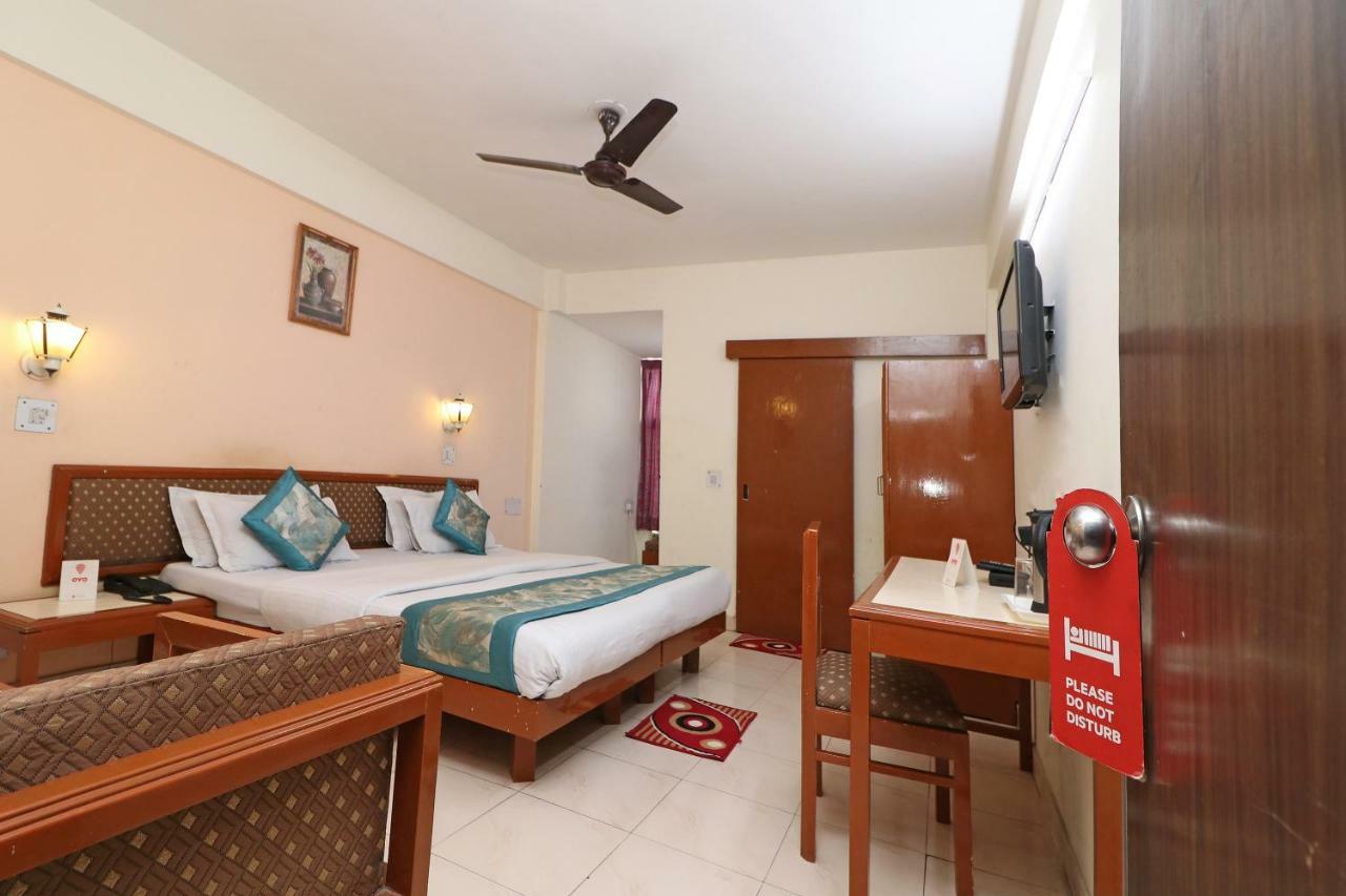 Oyo 1822 Hotel Ambassador 데라둔 외부 사진
