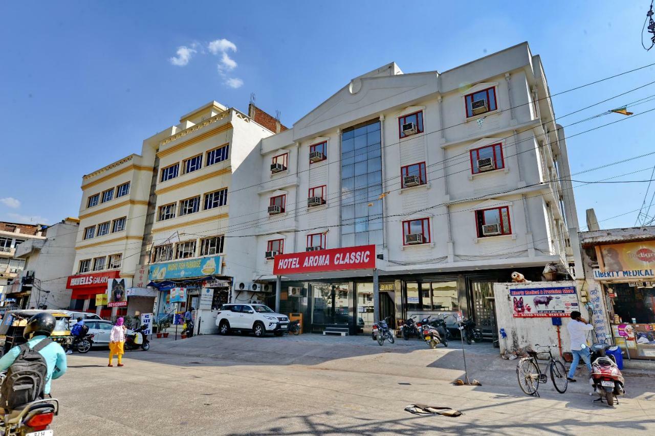Oyo 1822 Hotel Ambassador 데라둔 외부 사진